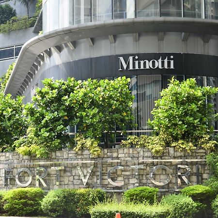 מנילה Victoria Soho Suites מראה חיצוני תמונה